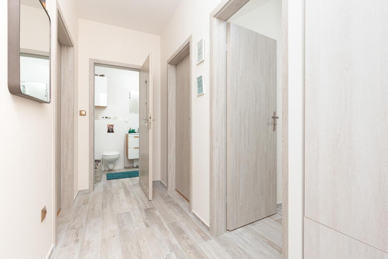 City Center Apartment Elektoralna By Noclegi Renters ワルシャワ エクステリア 写真