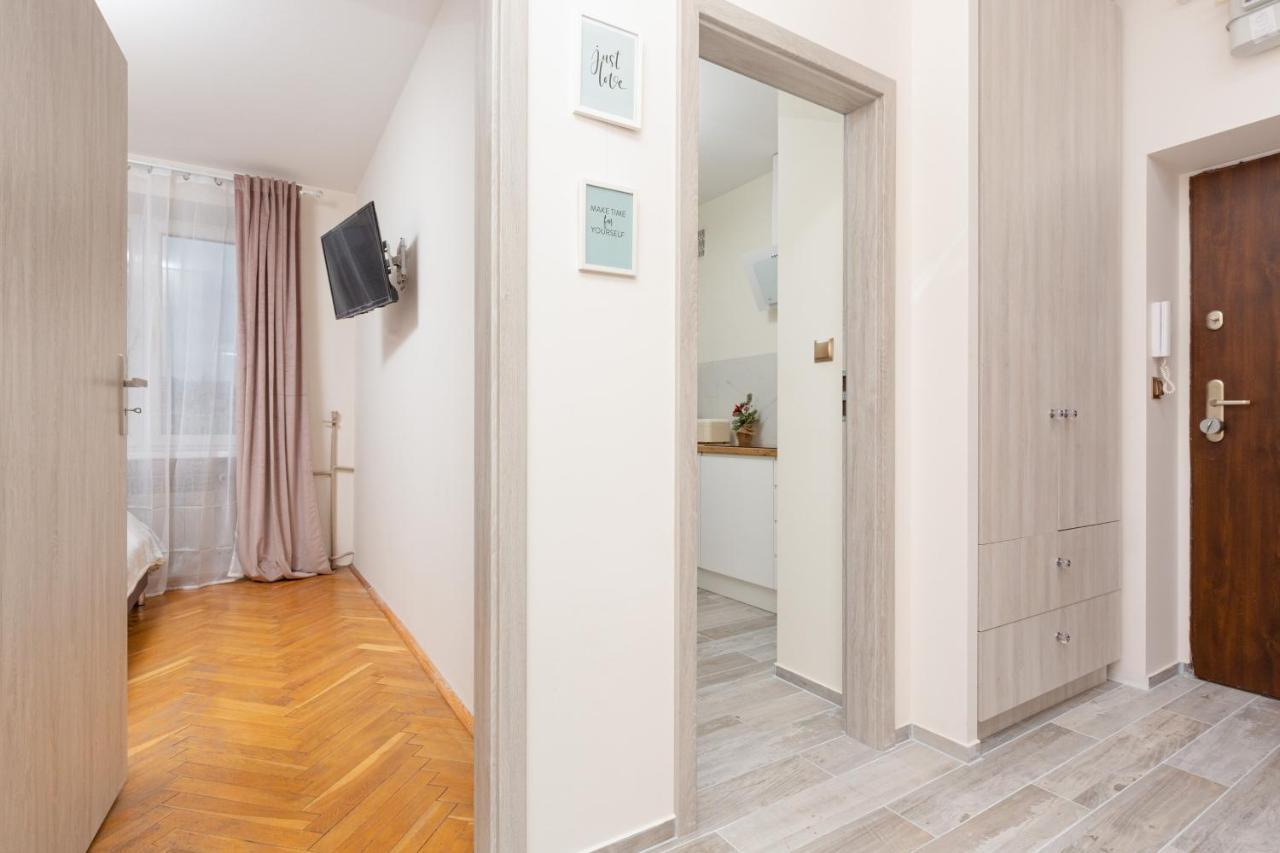 City Center Apartment Elektoralna By Noclegi Renters ワルシャワ エクステリア 写真