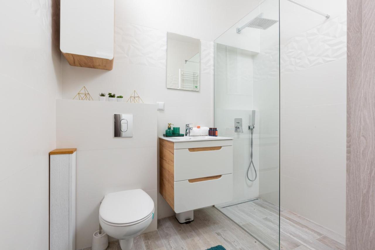 City Center Apartment Elektoralna By Noclegi Renters ワルシャワ エクステリア 写真